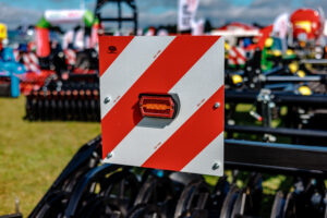 Комплект светодиодных ламп 12/24 В с табличками для негабаритного транспорта, с разъёмом и вилкой типа Superseal