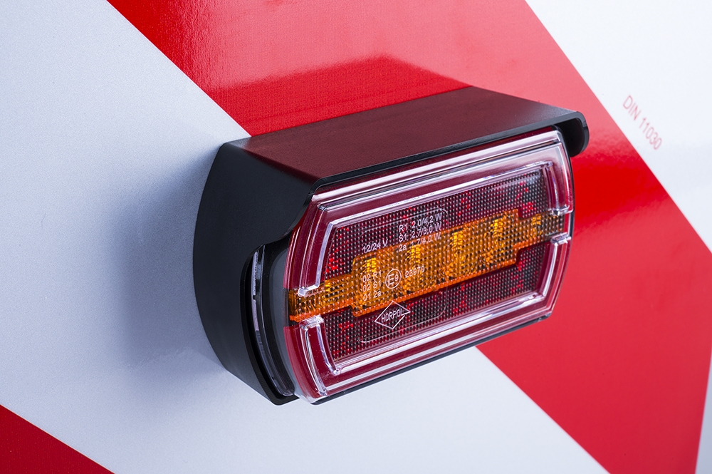 Комплект светодиодных ламп 12/24 В с табличками для негабаритного транспорта, с разъёмом и вилкой типа Superseal